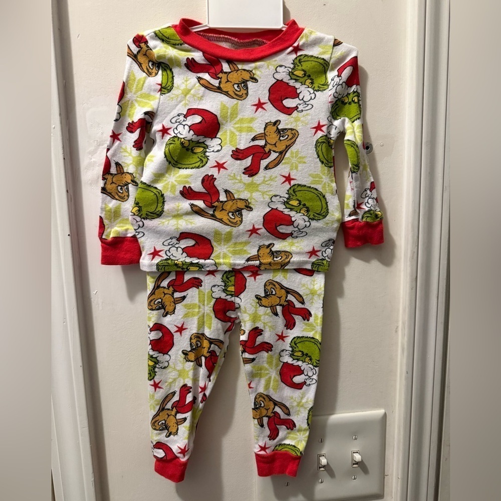 The Grinch Pajama Set
